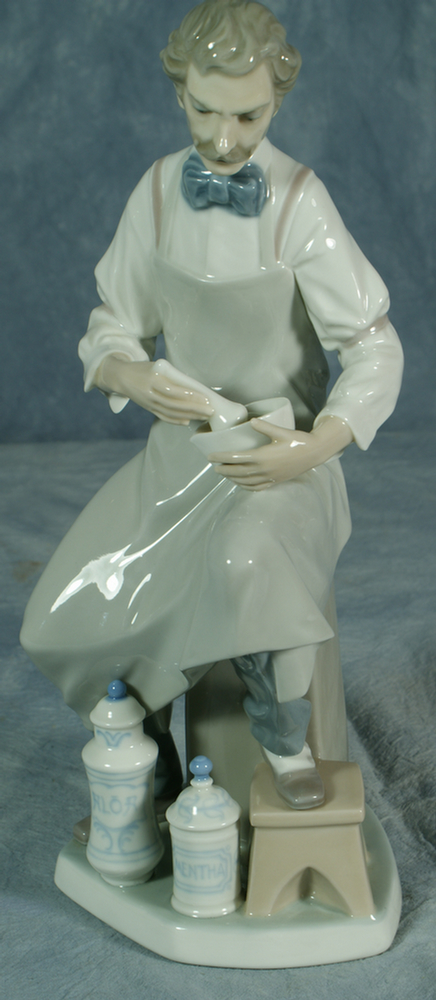 Lladro Pharmacist figurine 12 3e037