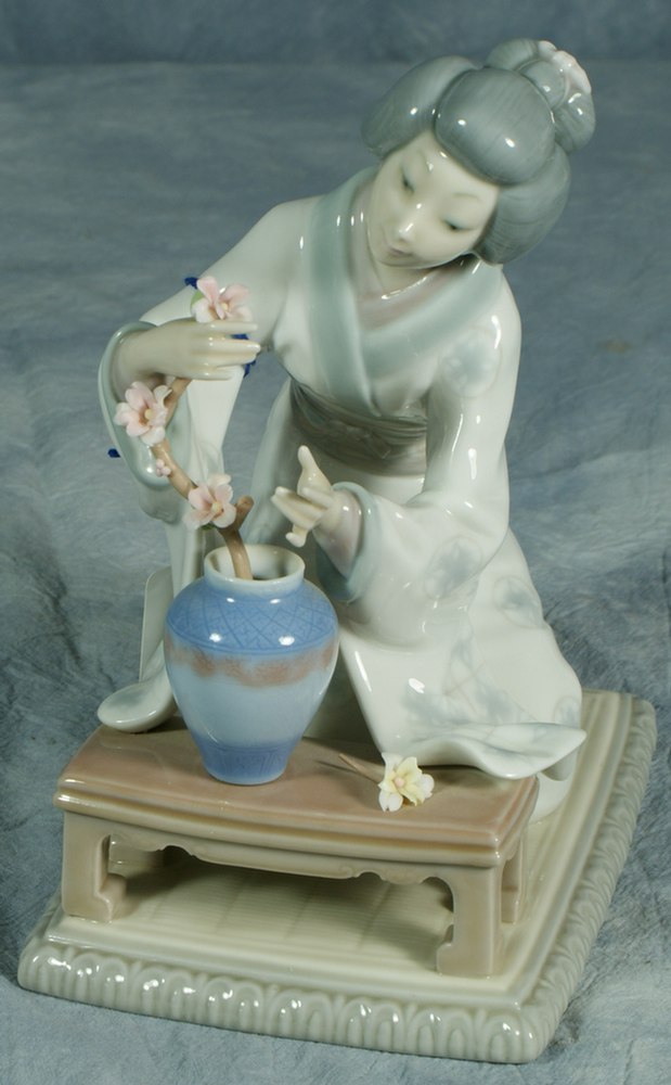 Lladro figurine, Geisha girl with