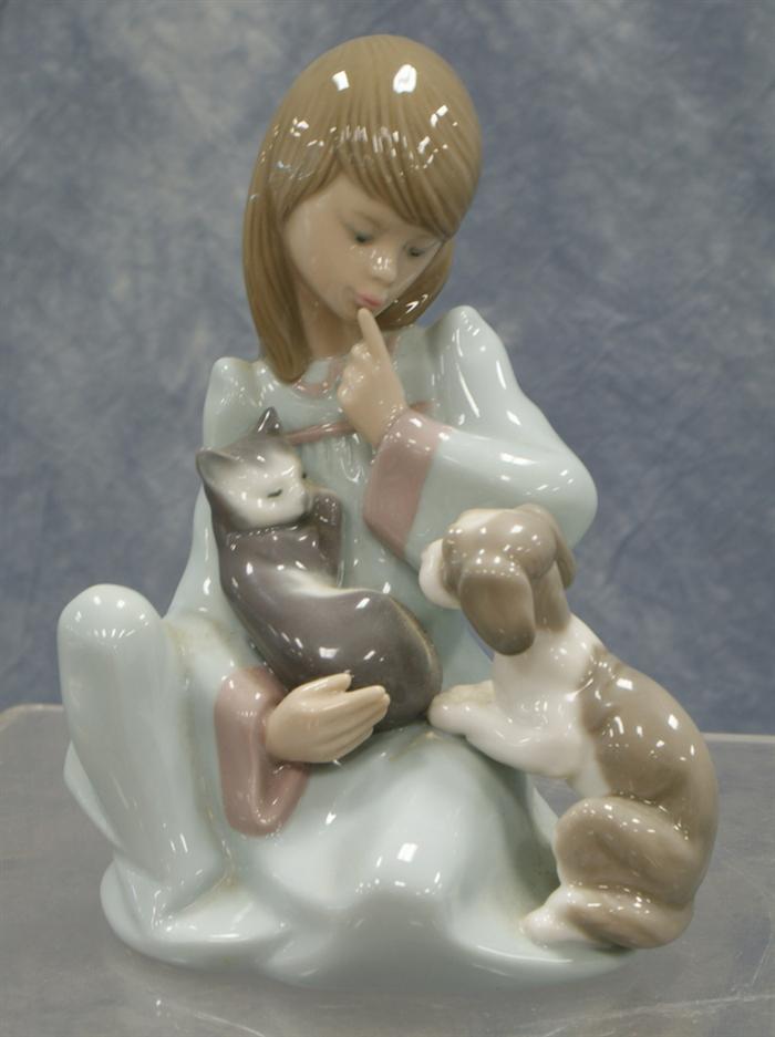 Lladro figurine, "Cat Nap", #01005640,