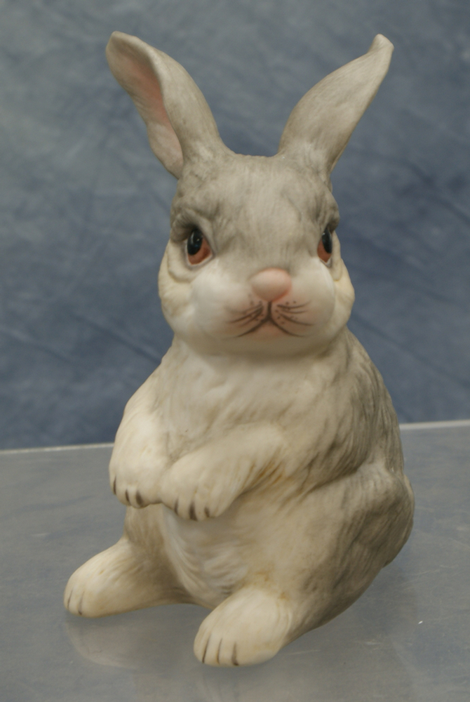 Boehm Grey rabbit sitting, 4 1/2"