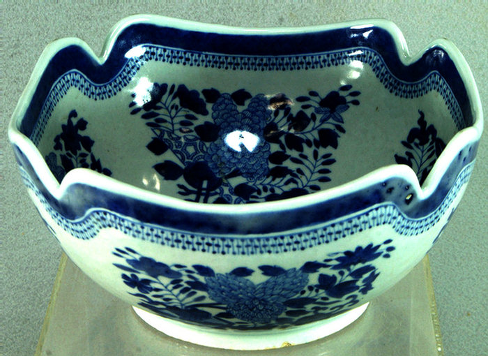 Blue Fitzhugh cut corner square bowl,