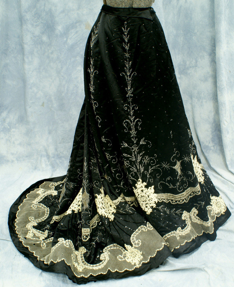 Black satin heavily beaded Victorian 3e5fe