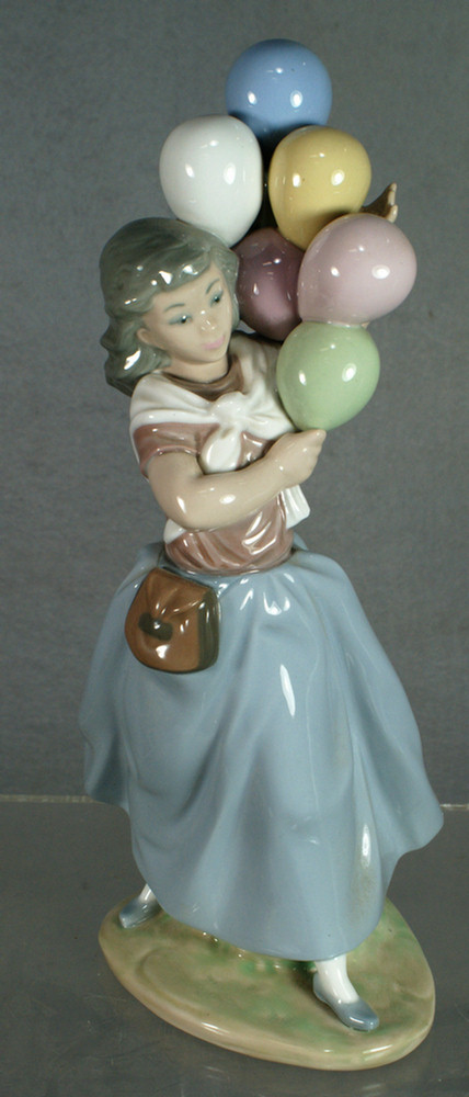 Lladro figurine, Girl with Balloons,