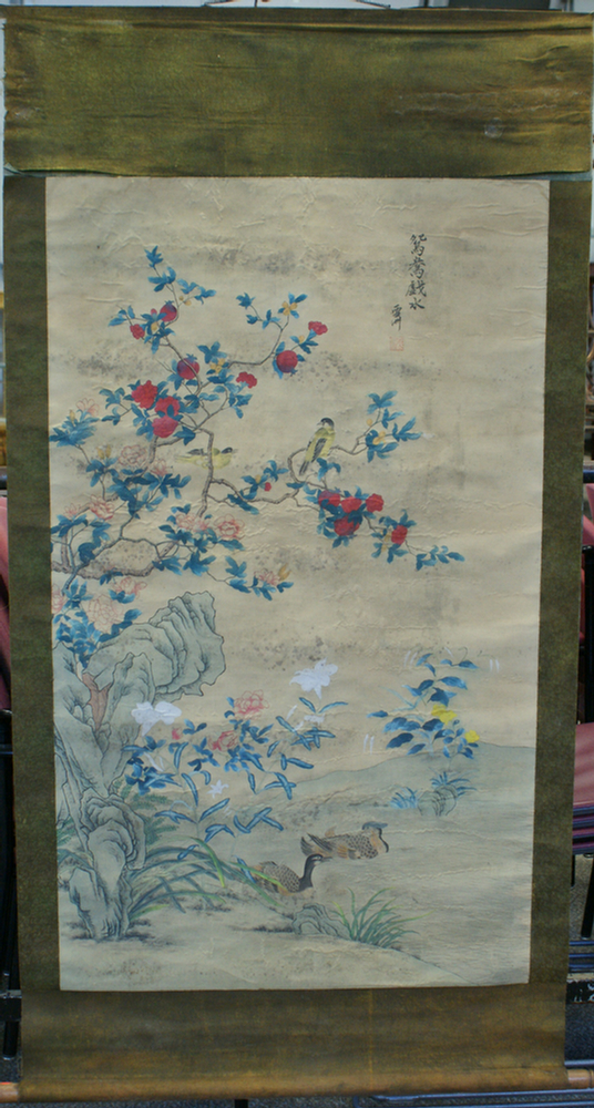 Chinese painted silk scroll depicting 3e58b