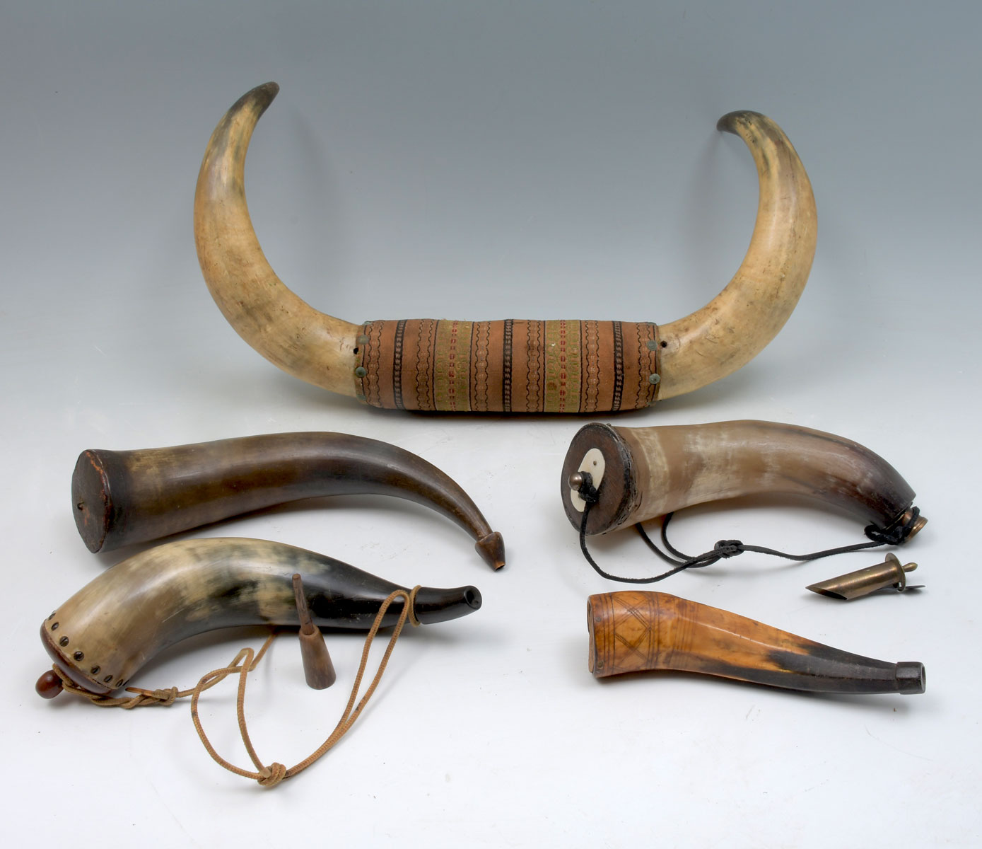 5 PC. POWDER HORNS AND BULL HORN COLLECTION: