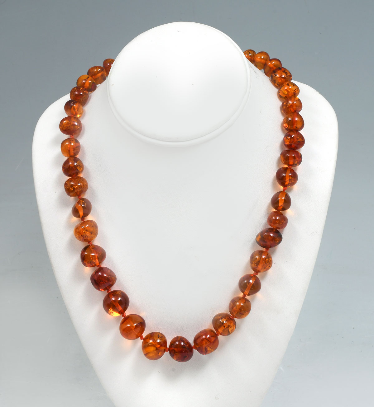 RUSSIAN BALTIC AMBER BEAD NECKLACE: