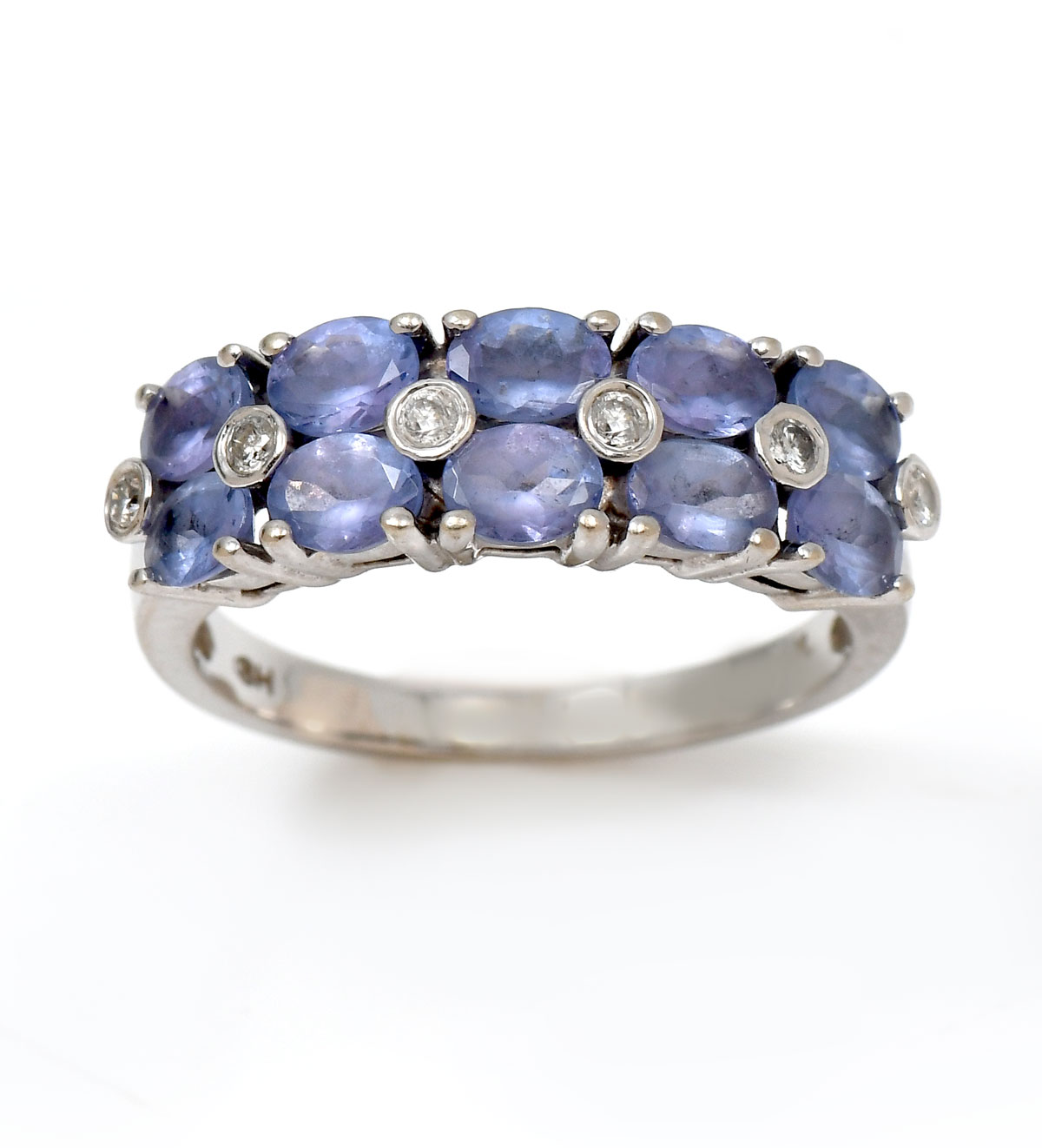 14K TANZANITE & DIAMOND BAND: 14K