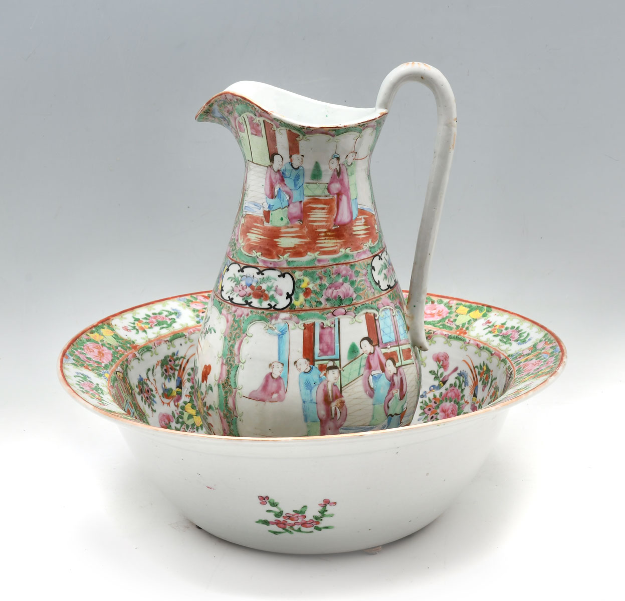 19TH CENTURY ROSE MEDALLION PITCHER 274d30