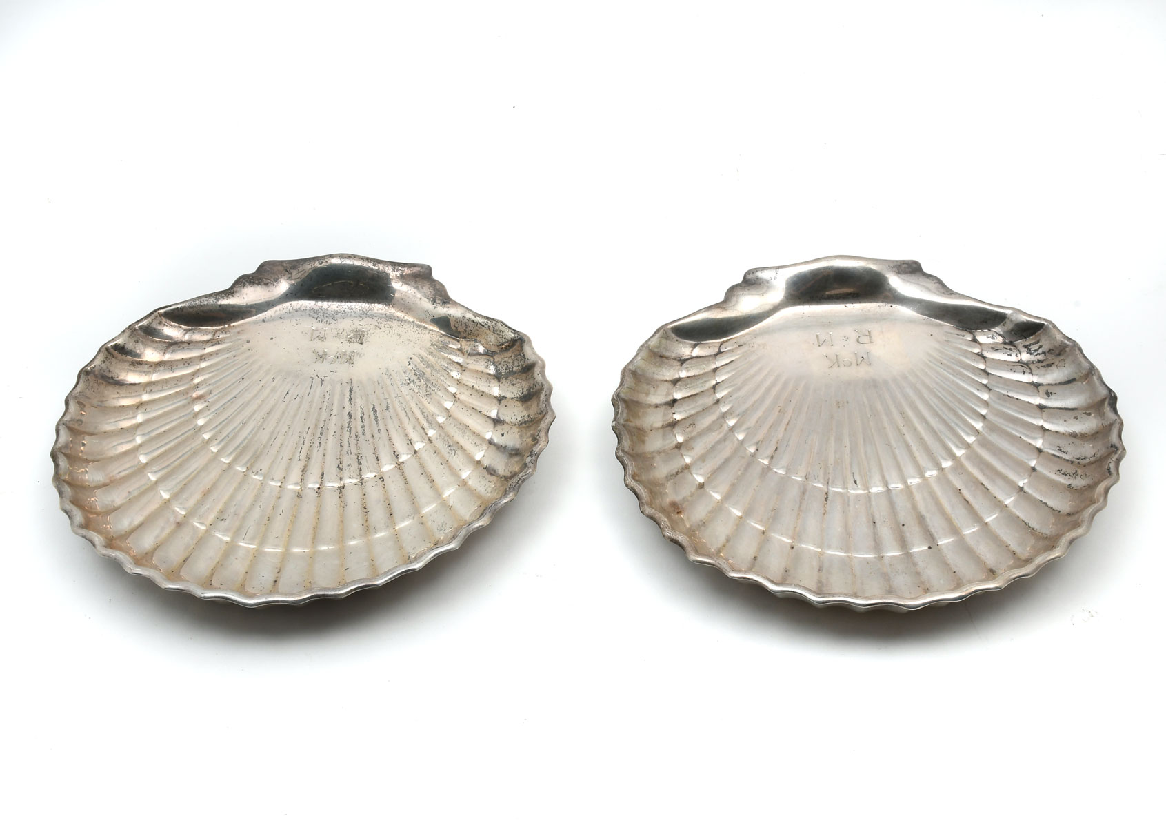 2 GORHAM STERLING SHELL FORM TRAYS  274d4f