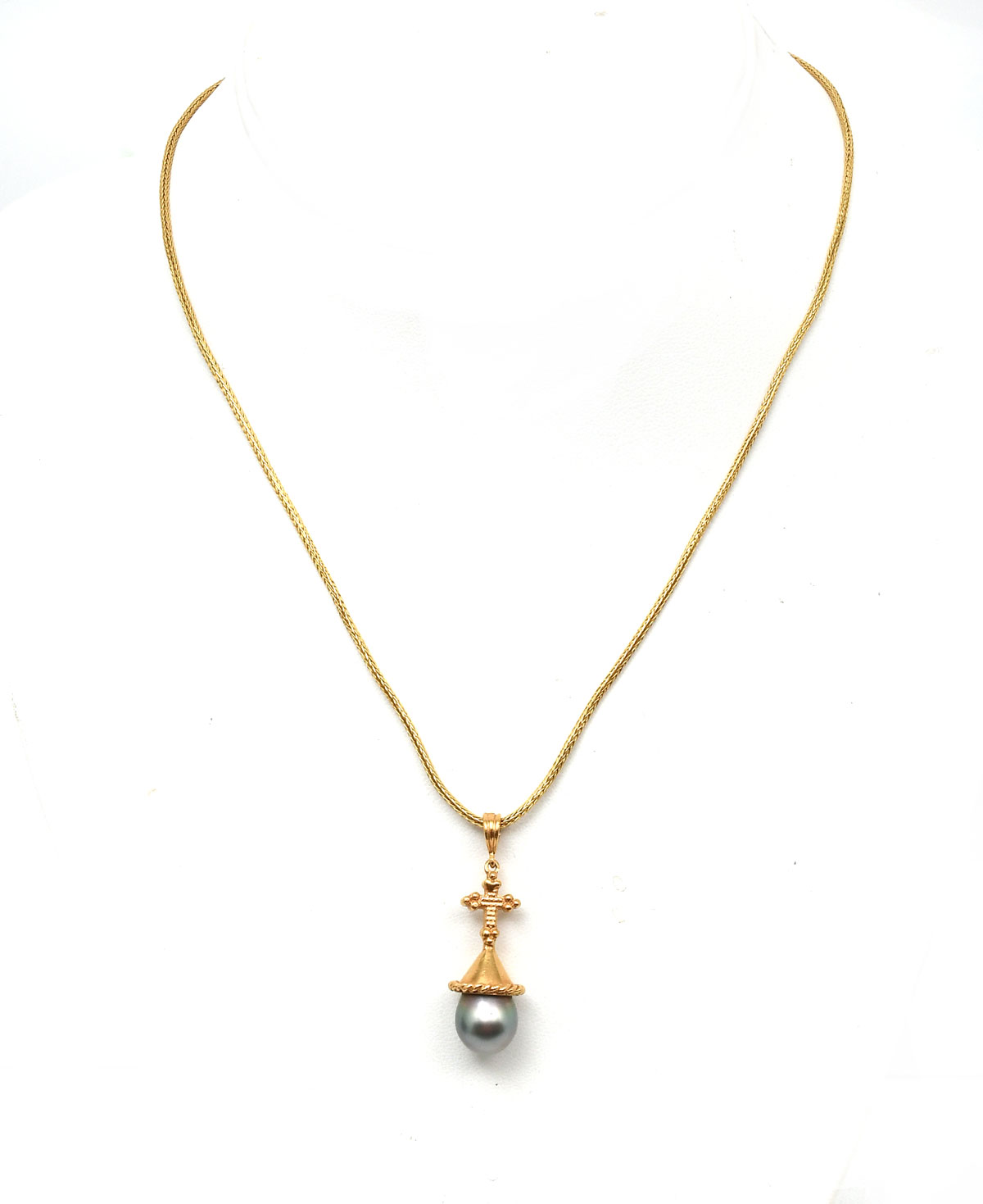 22K GREY PEARL ETRUSCAN STYLE NECKLACE: