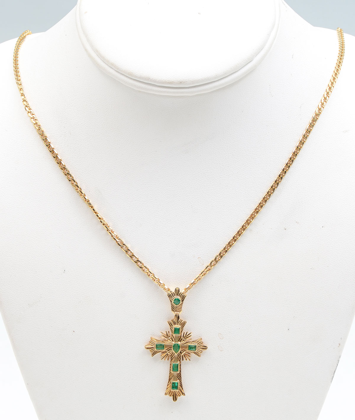 18K EMERALD STUDDED CROSS PENDANT 27508c