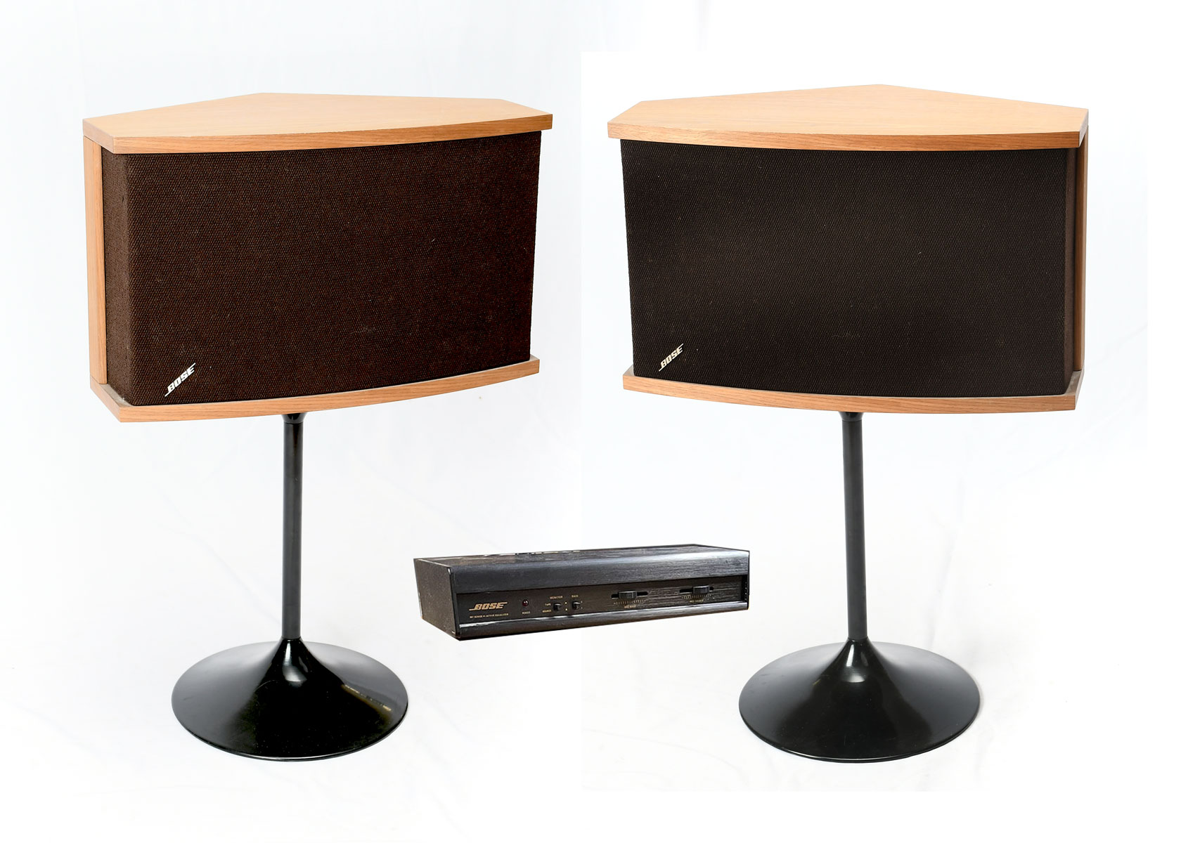 PAIR BOSE 901 SPEAKERS WITH STANDS: