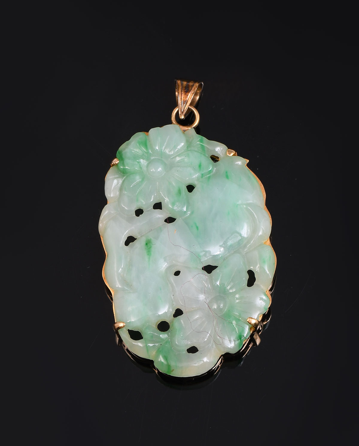 CARVED GREEN JADE PENDANT IN 14K: