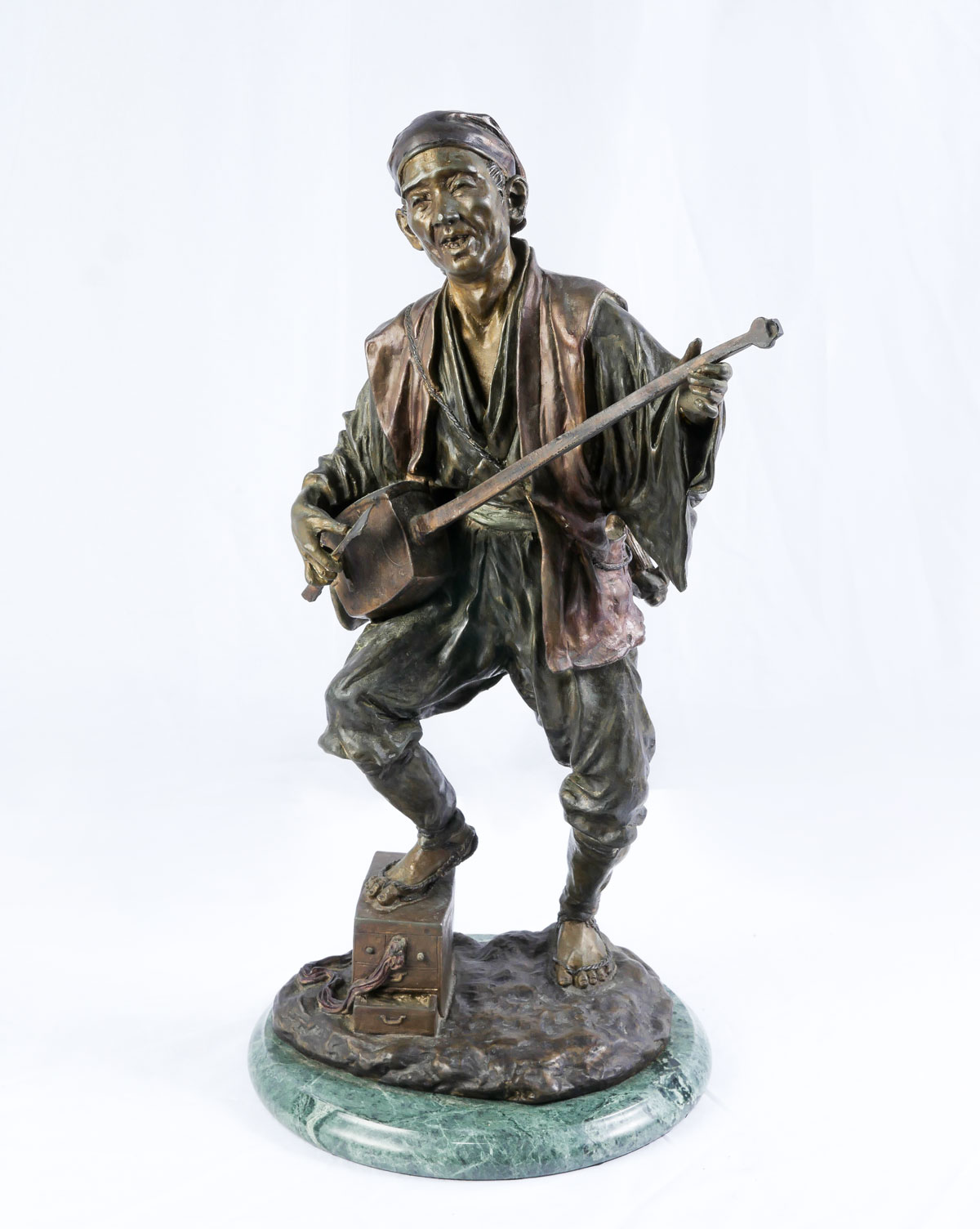 LARGE PATINATED BRONZE ASIAN MANDOLIN 275694