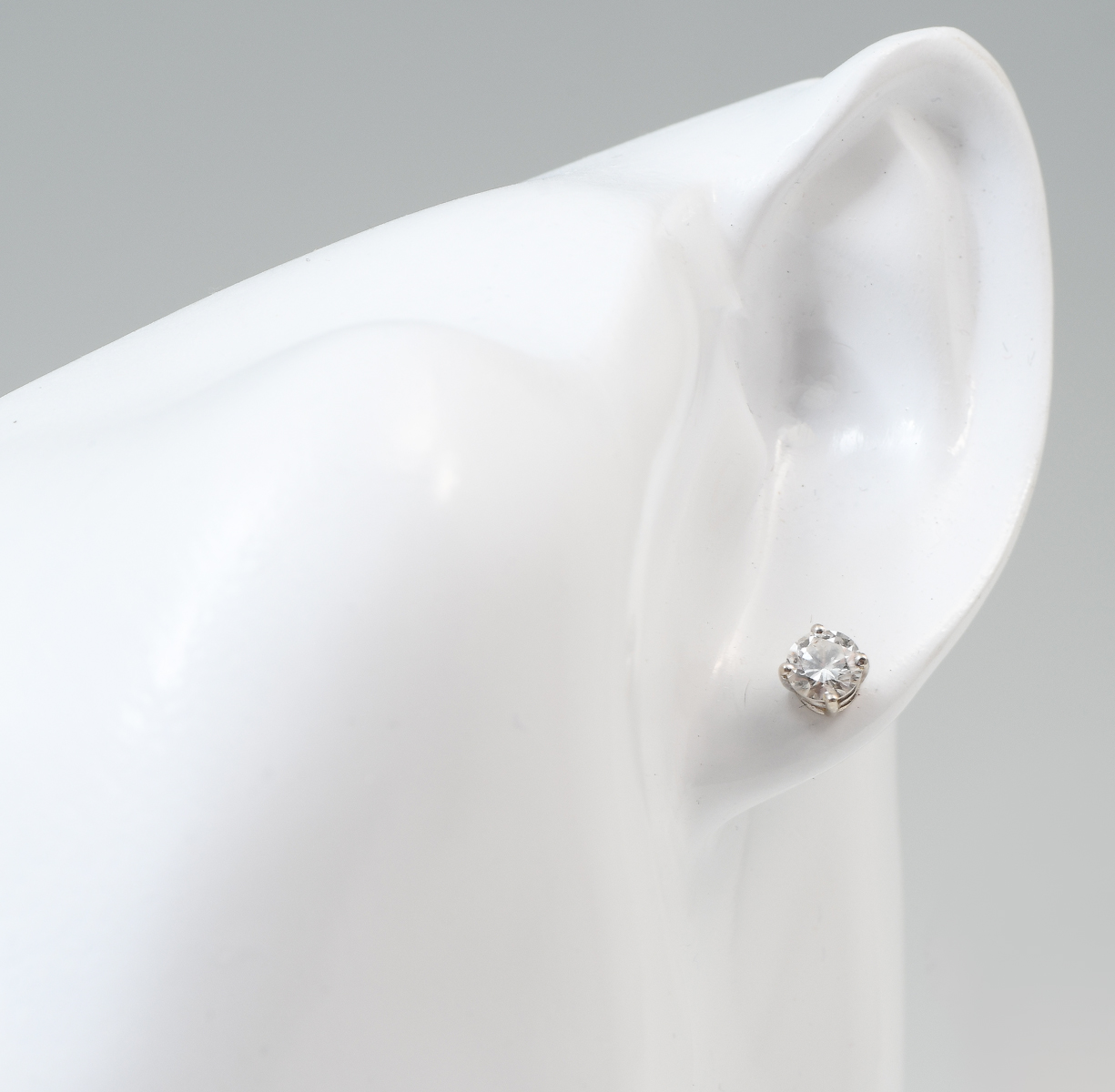 14K 1.12 CTW DIAMOND STUDS: 2 round