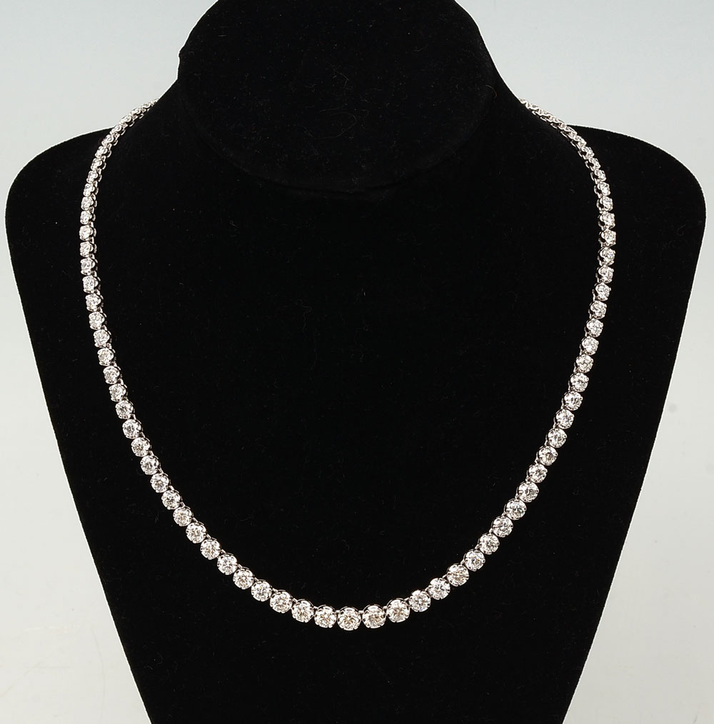 ELEGANT 18K 15 9 CTW DIAMOND NECKLACE  273e47