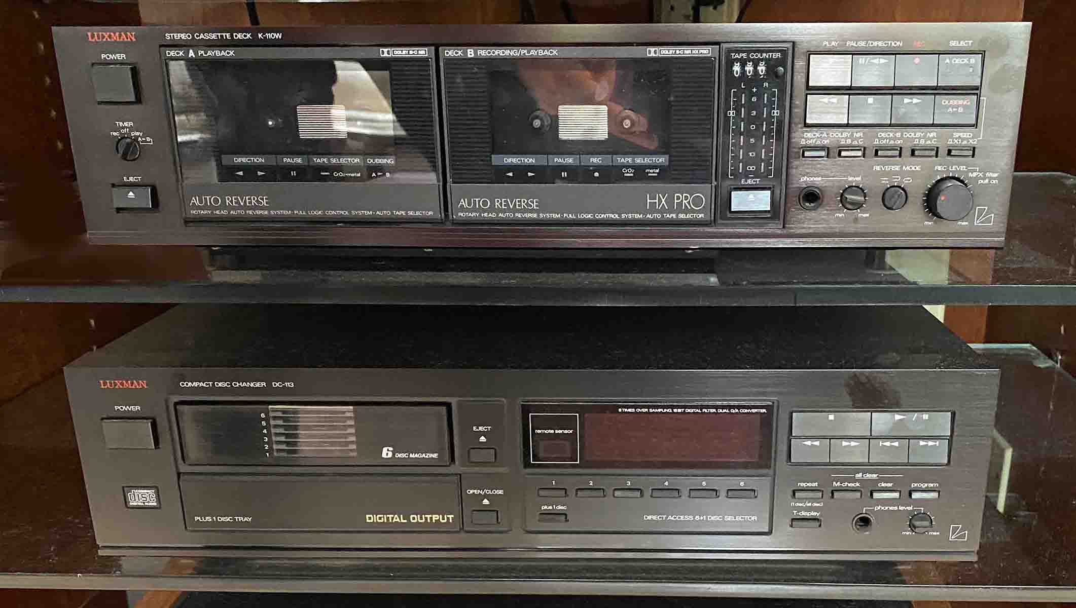 2 PC LUXMAN CASSETTE AND DISC PLAYER  273ebb