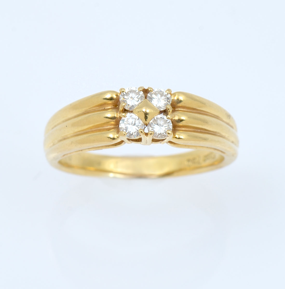 ELEGANT 18K DIOR RING: 18K yellow