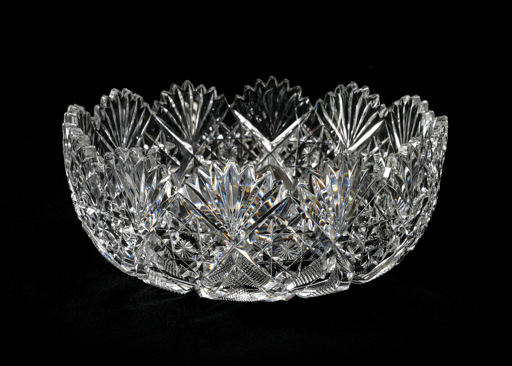 HAWKES CUT CRYSTAL BOWL: Cut crystal