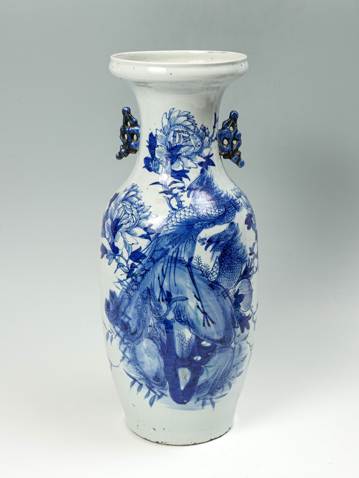TALL CHINESE 19TH C. BLUE AND WHITE