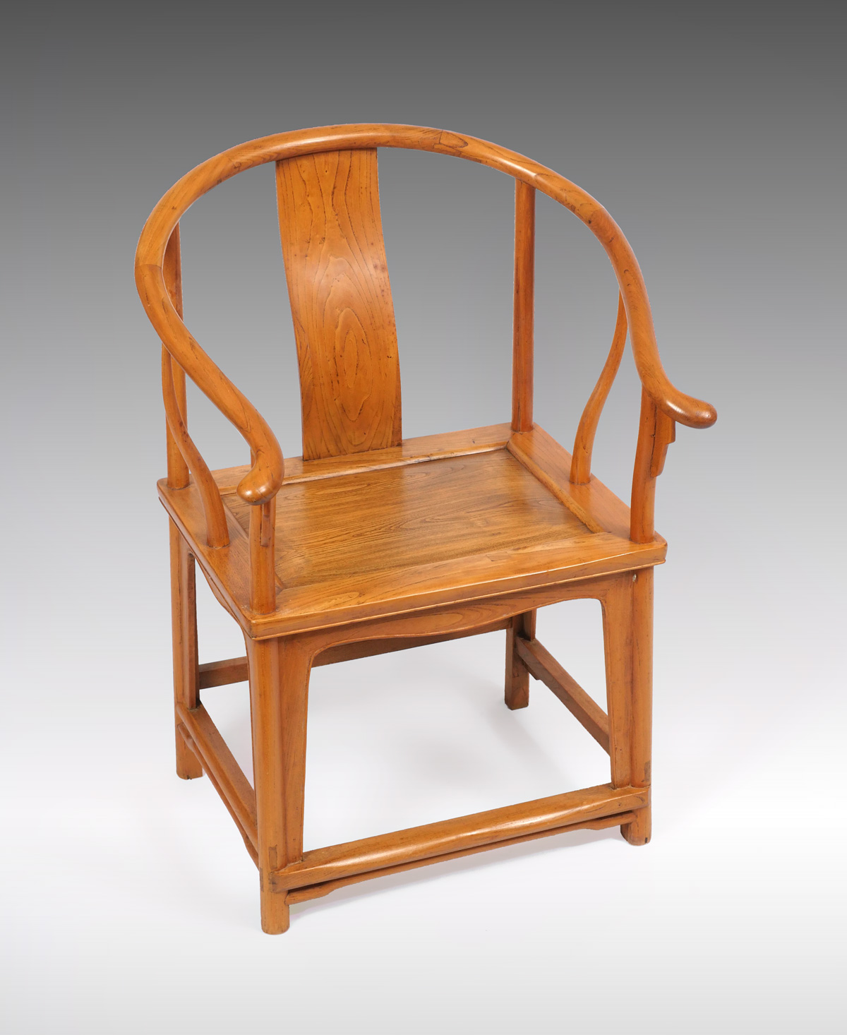 CHINESE HORSESHOE BACK ARMCHAIR: Shaped