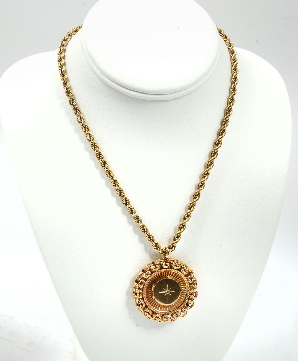 55.6 GRAM 14K ROPE CHAIN WITH CIRCULAR