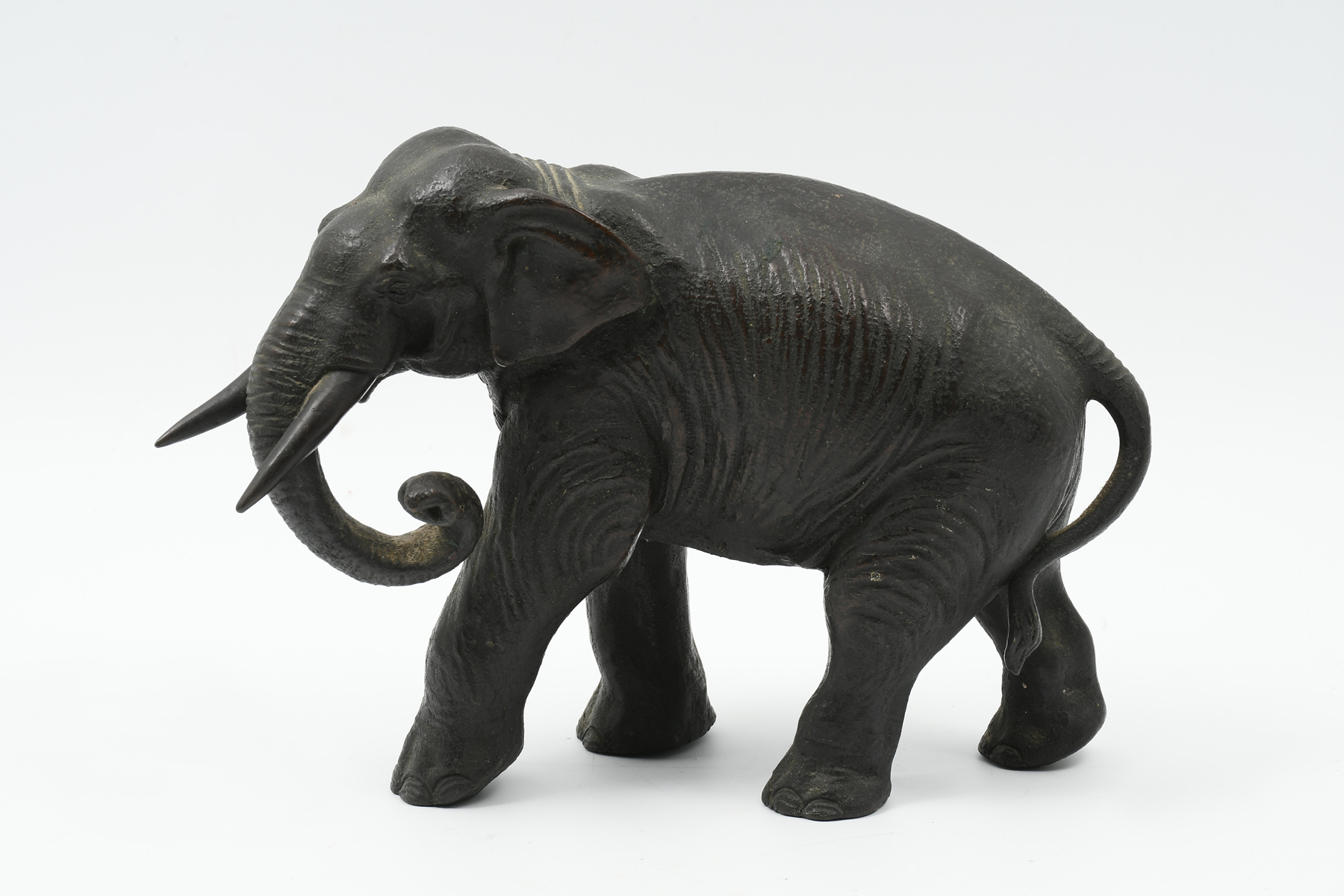 JAPANESE BRONZE ELEPHANT SCULPTURE  2760e6