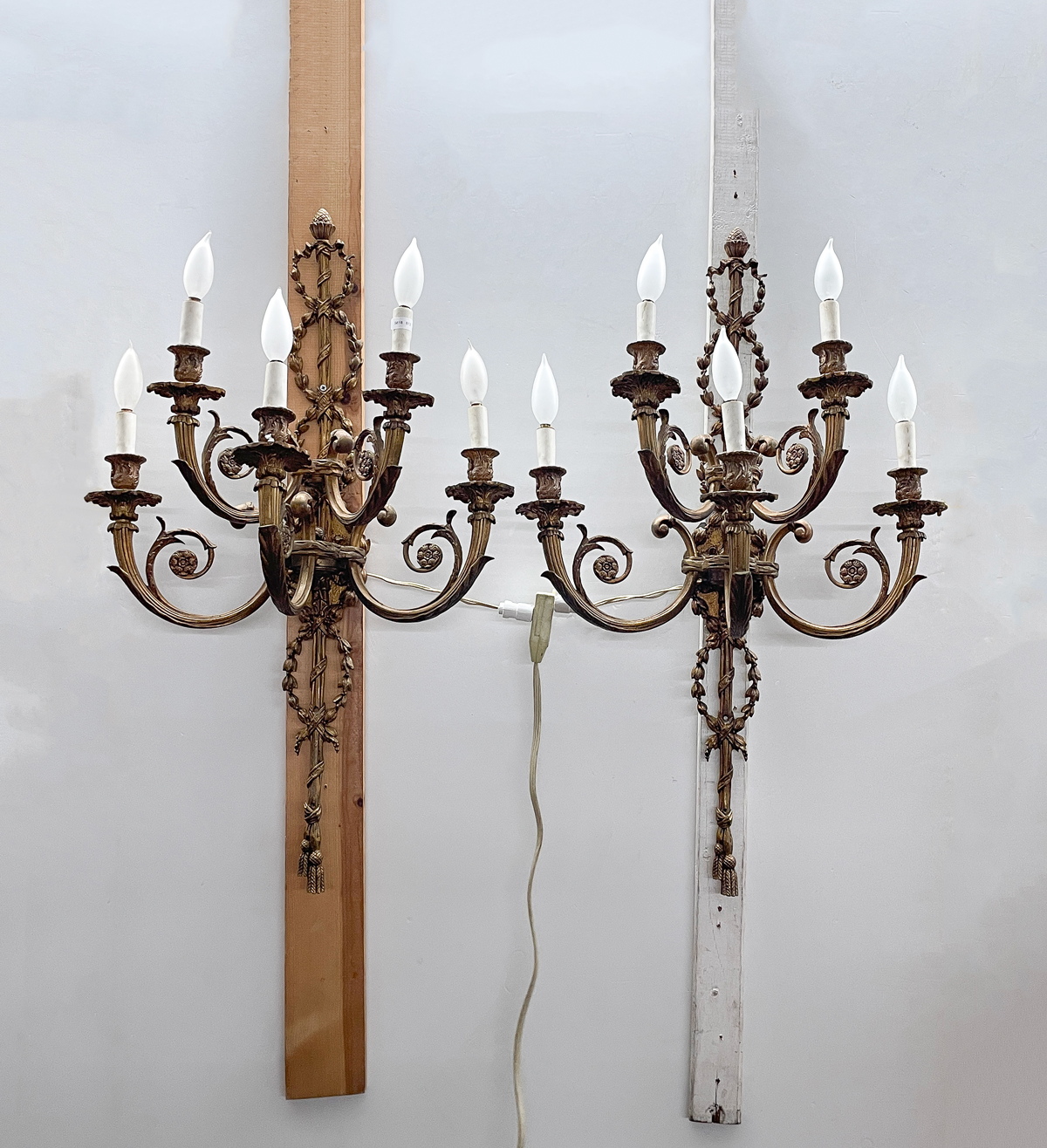 PAIR DORE BRONZE SCONCES: Pair