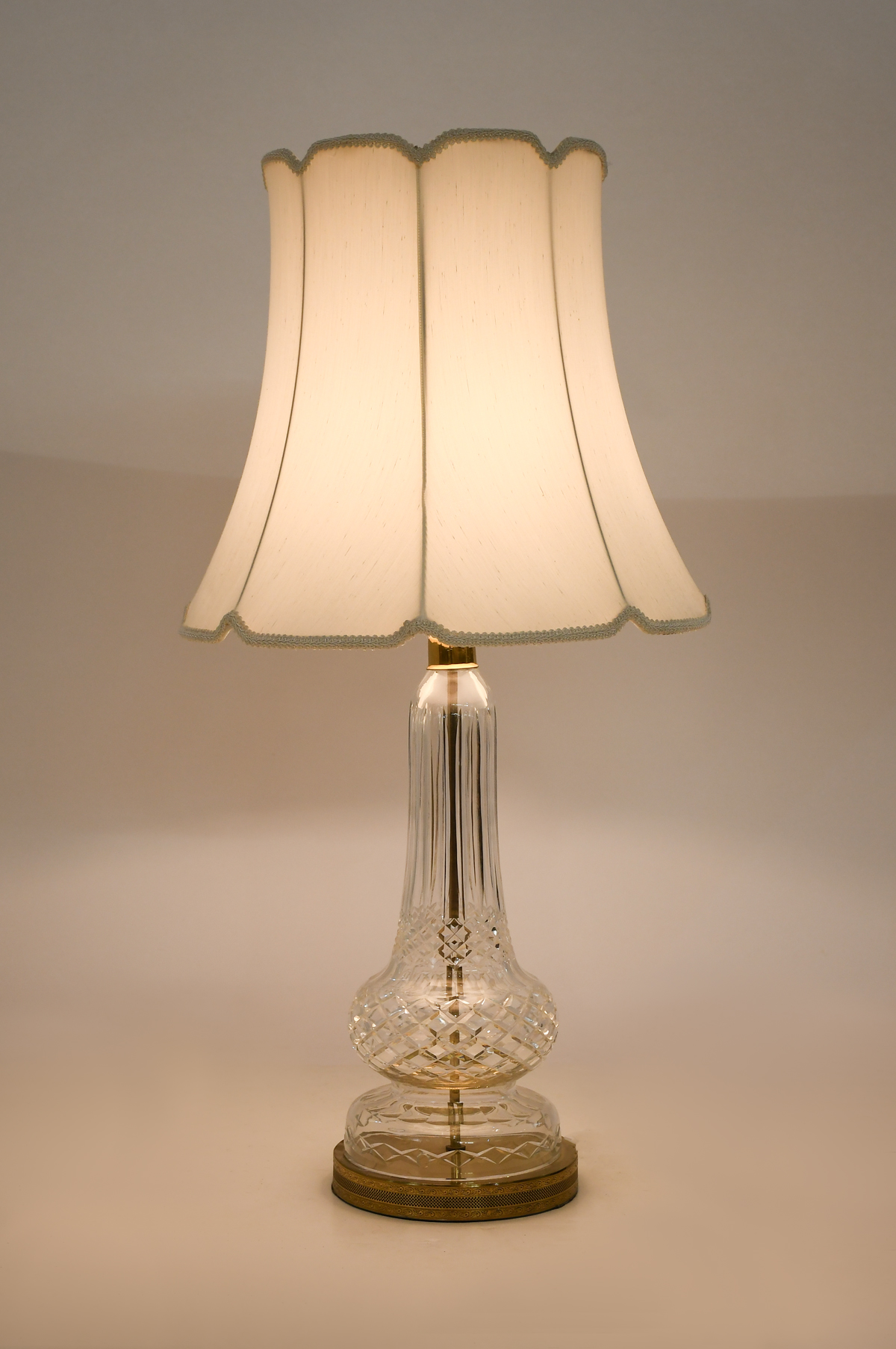 LARGE WATERFORD CRYSTAL TABLE LAMP: