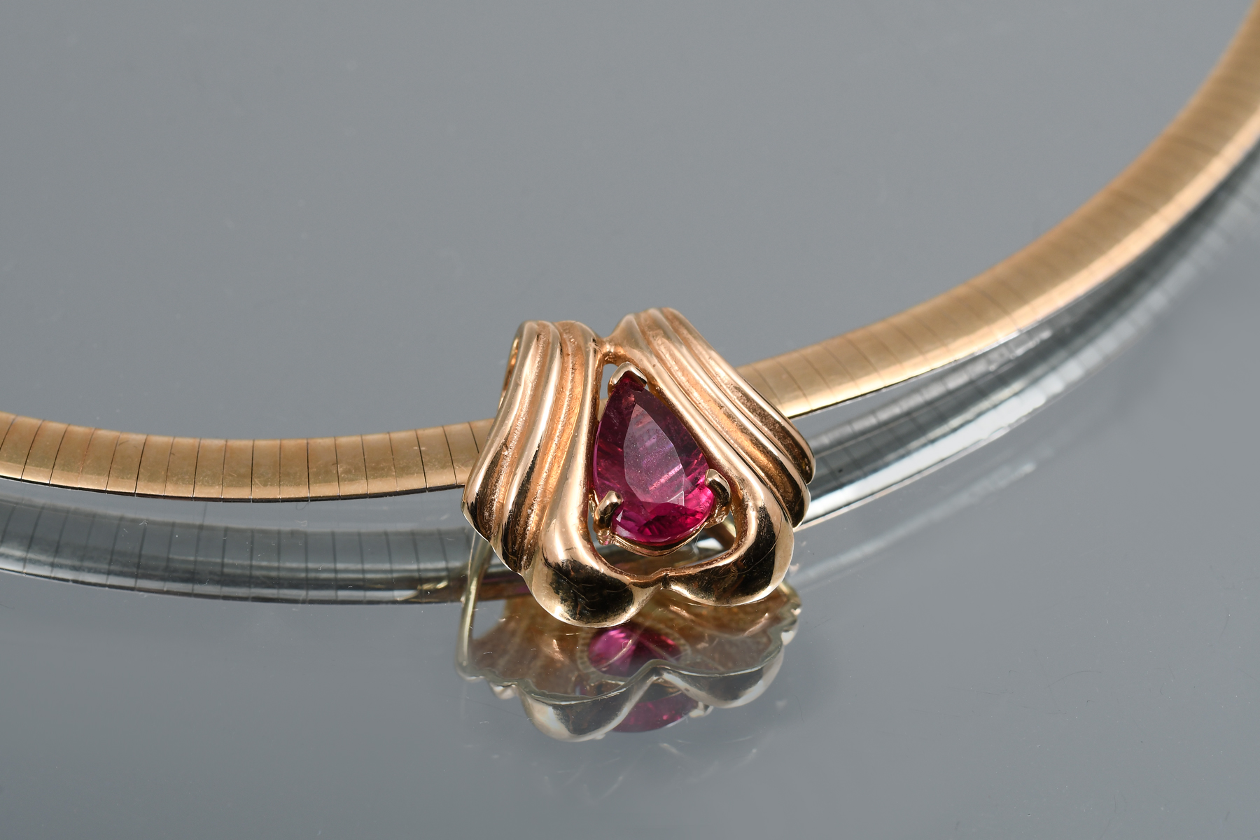 14K RUBELLITE PENDANT & OMEGA CHAIN: