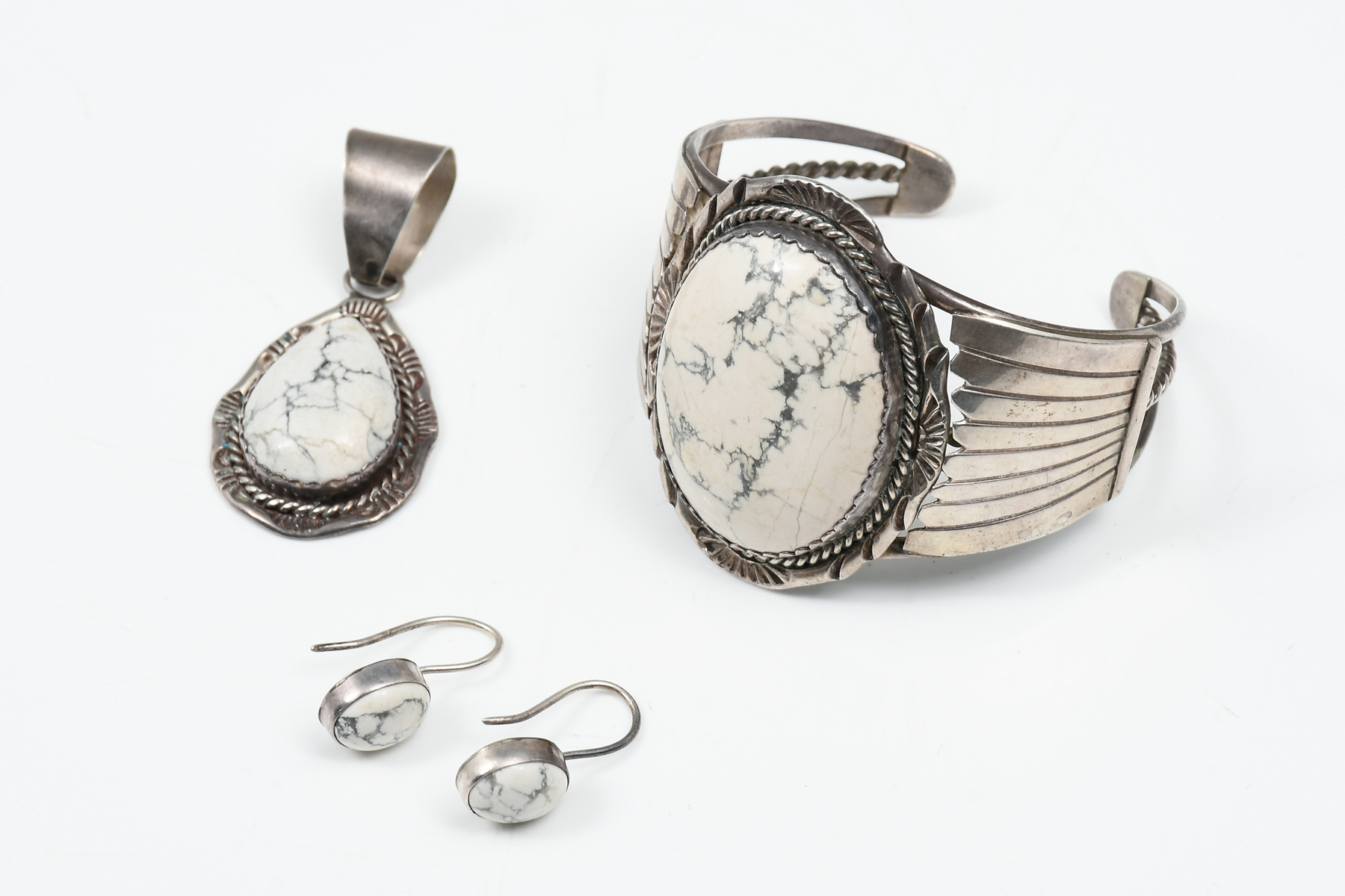 3PC WHITE TURQUOISE STERLING JEWELRY