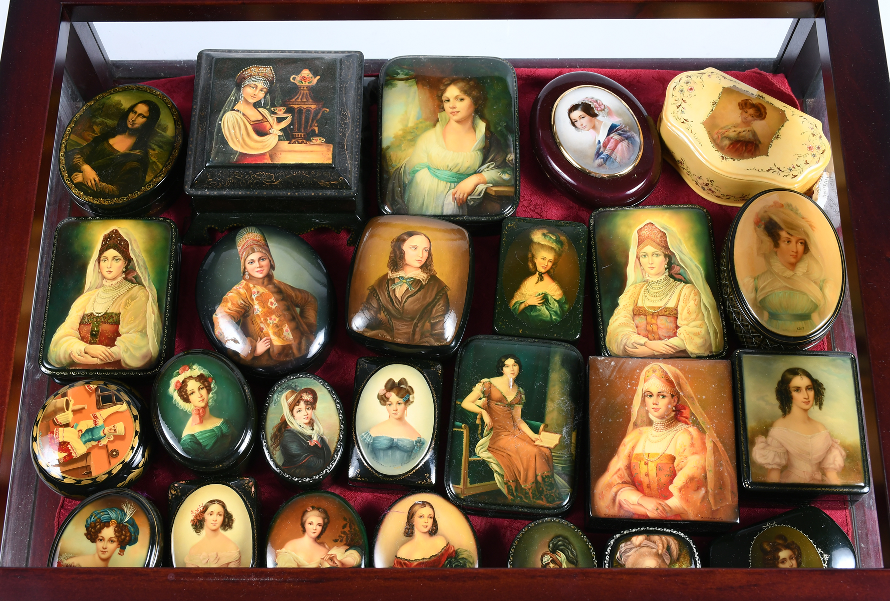 25PC. LACQUER BOX COLLECTION WITH
