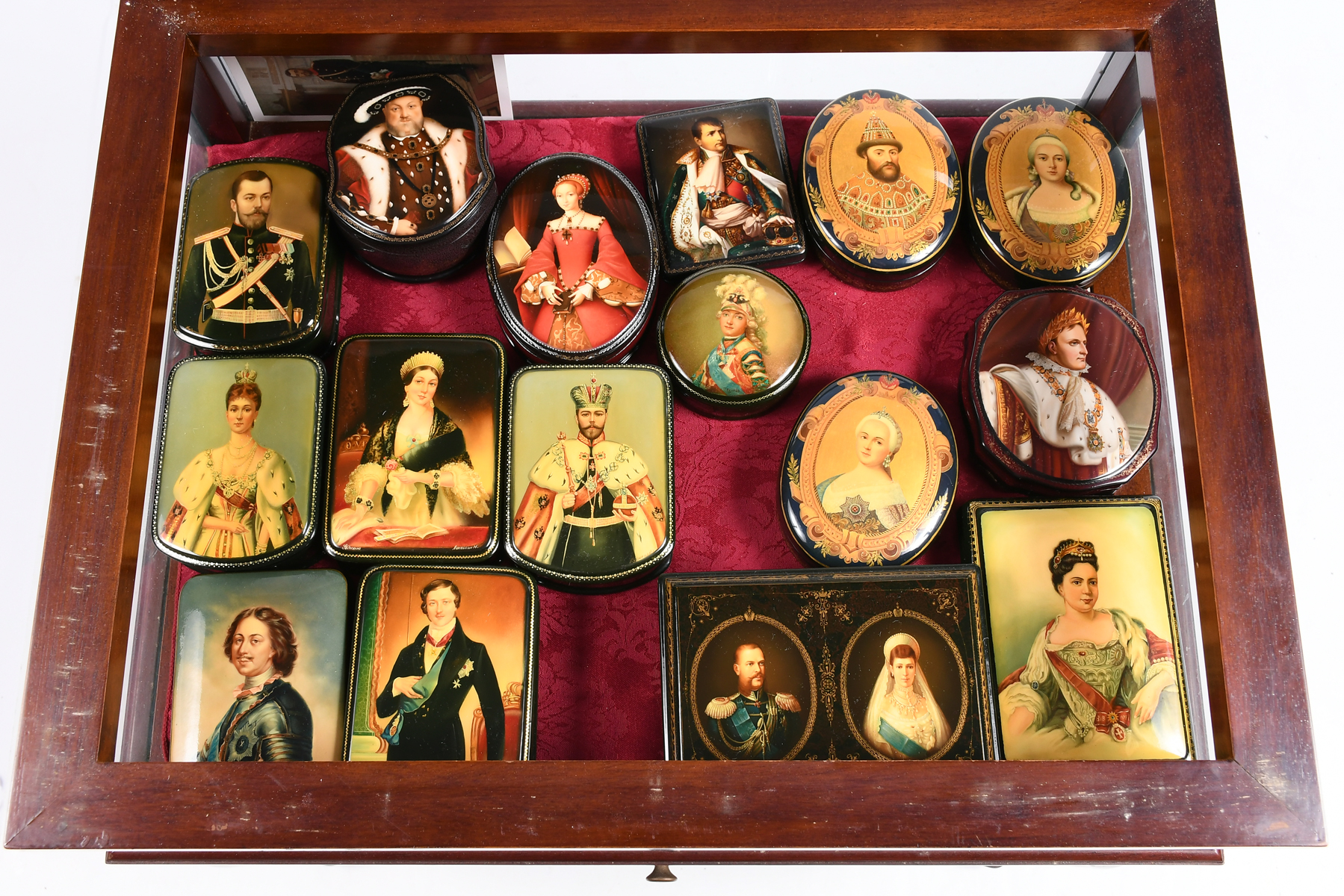 16PC. LACQUER BOX COLLECTION WITH