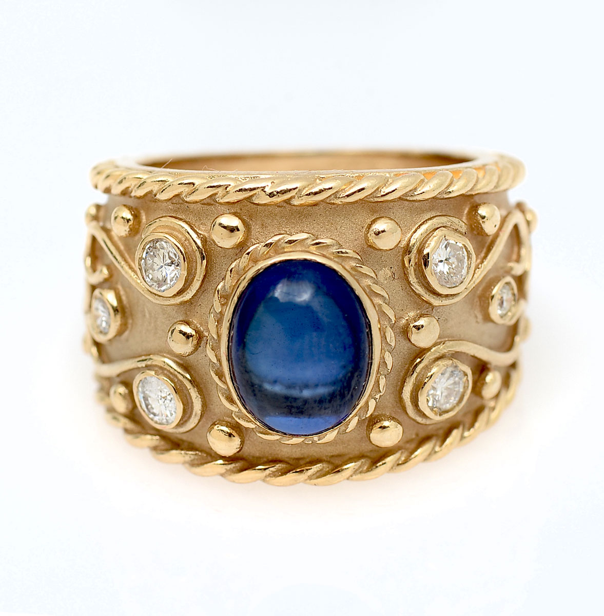 18K RING ETRUSCAN REVIVAL SEMI-DOMED