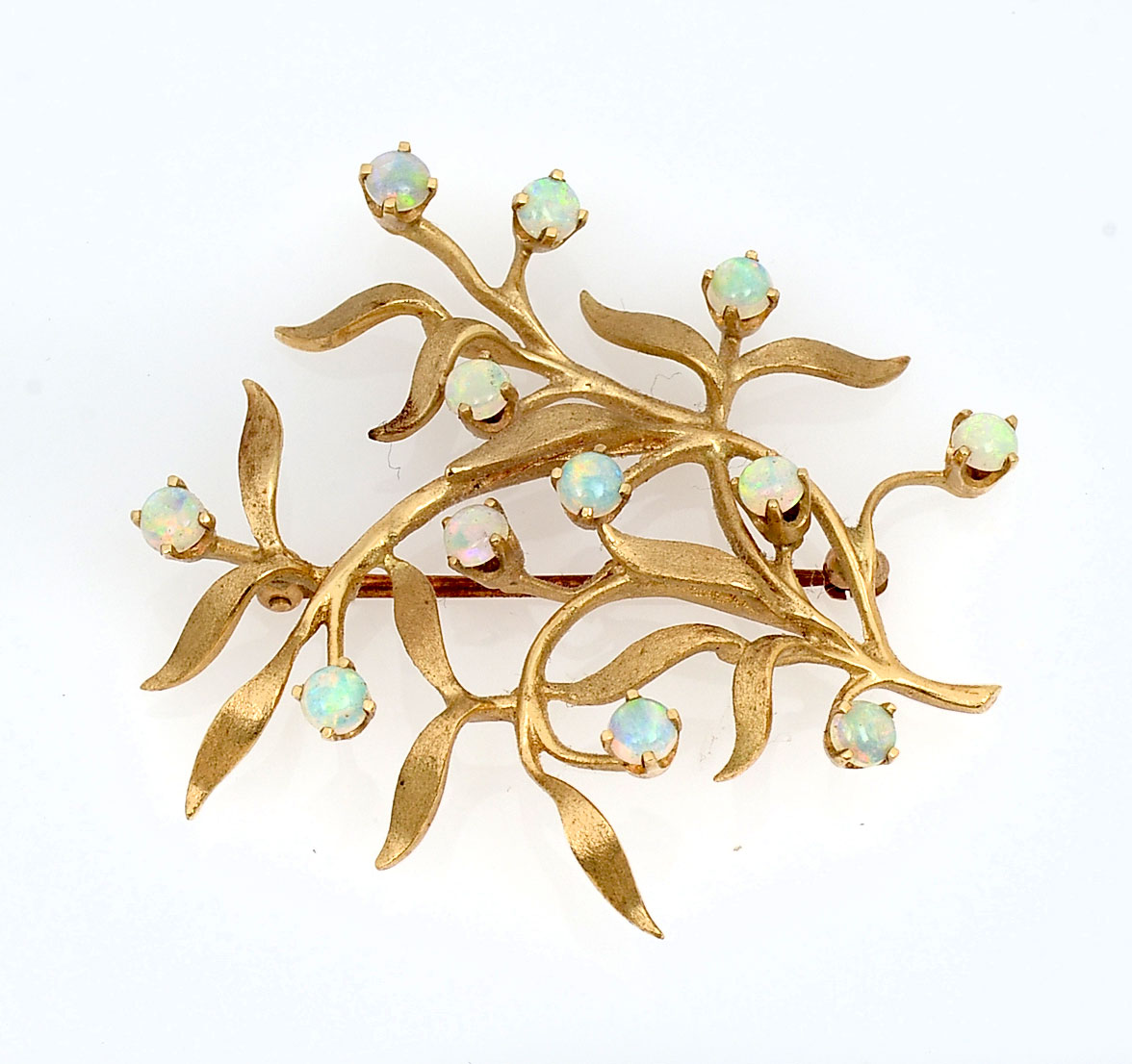 14K OPAL BROOCH: 14K yellow gold