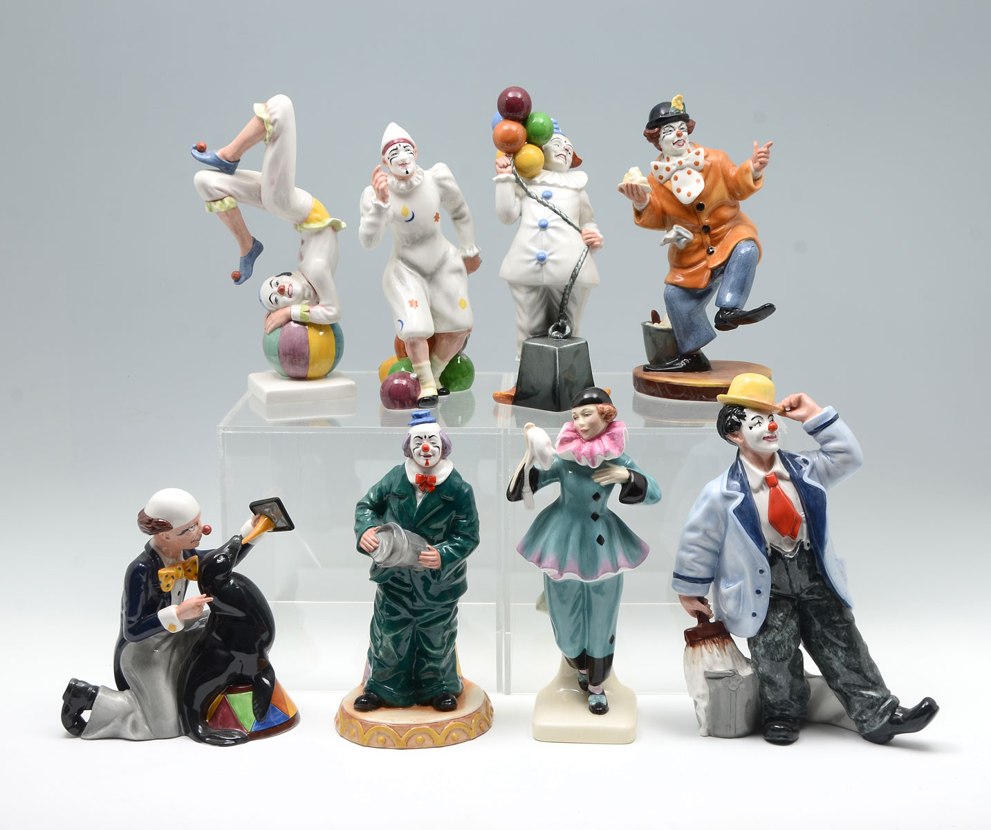 8 PC ROYAL DOULTON FIGURES 1  276b48