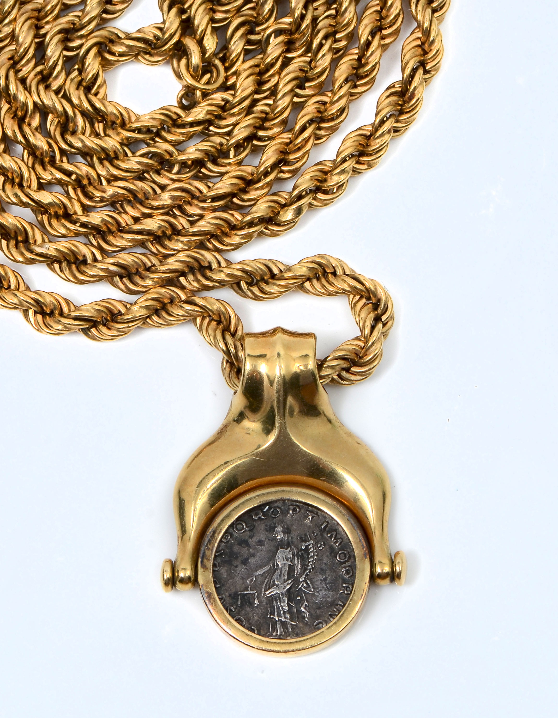 41.7 GRAM ROMAN COIN IN 18K PENDANT