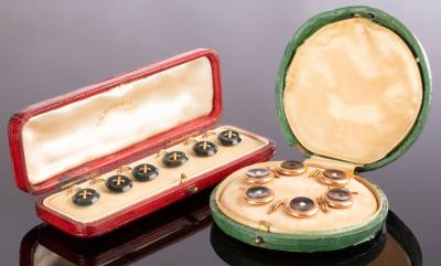A set of six bloodstone dress buttons,