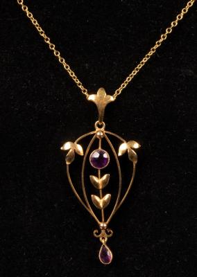 An Edwardian amethyst pendant necklace 279507