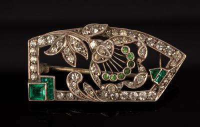 A green and white paste set brooch