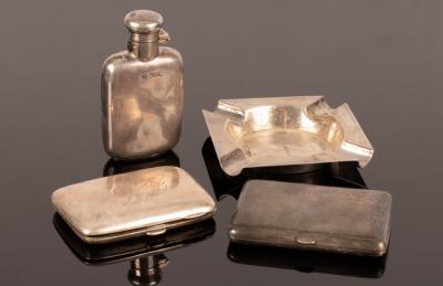 A small Edwardian silver hip flask  2795ee