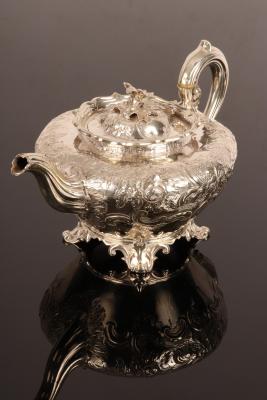 A William IV silver teapot, Edward,