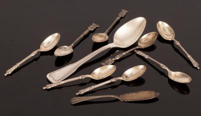 A set of five apostle top silver teaspoons,