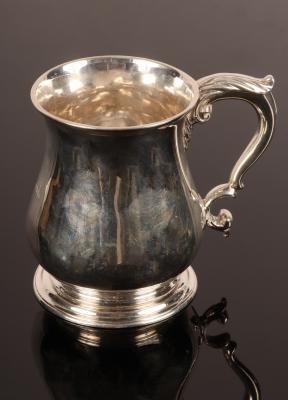 A George II silver baluster mug  27961f