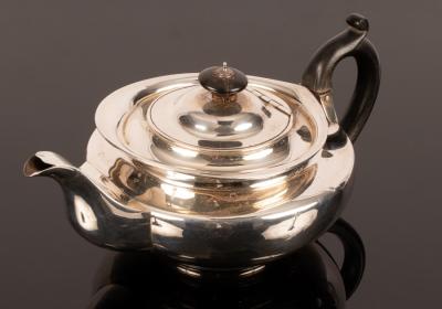 A George IV silver teapot, Emes & Barnard,