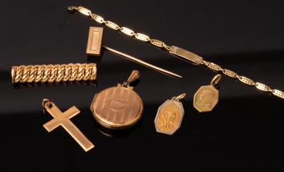 A small quantity of French gold jewellery