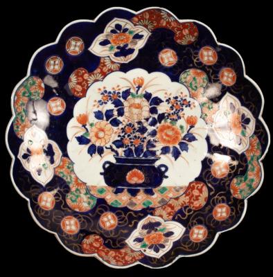 A Japanese Imari plate of scalloped