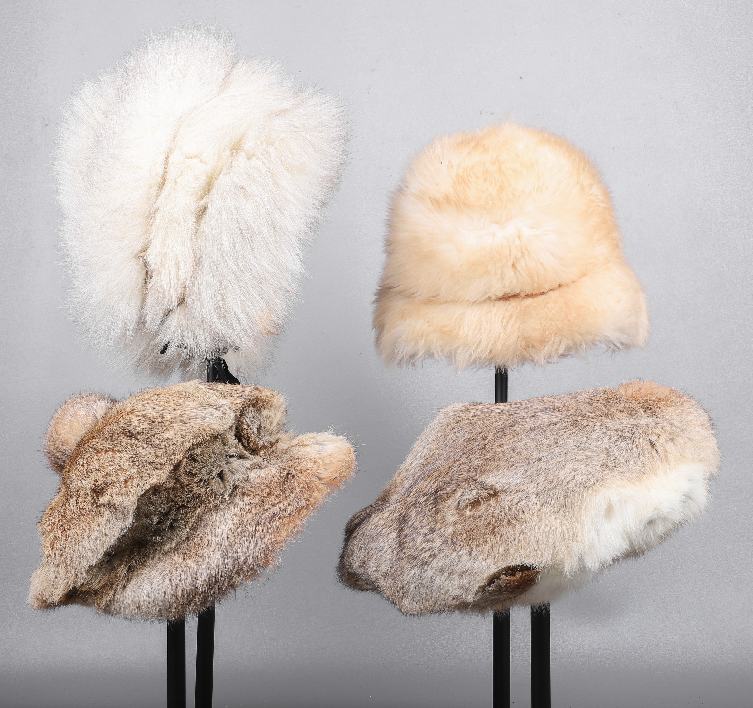  4 Vintage fur hats to include 27a6a6