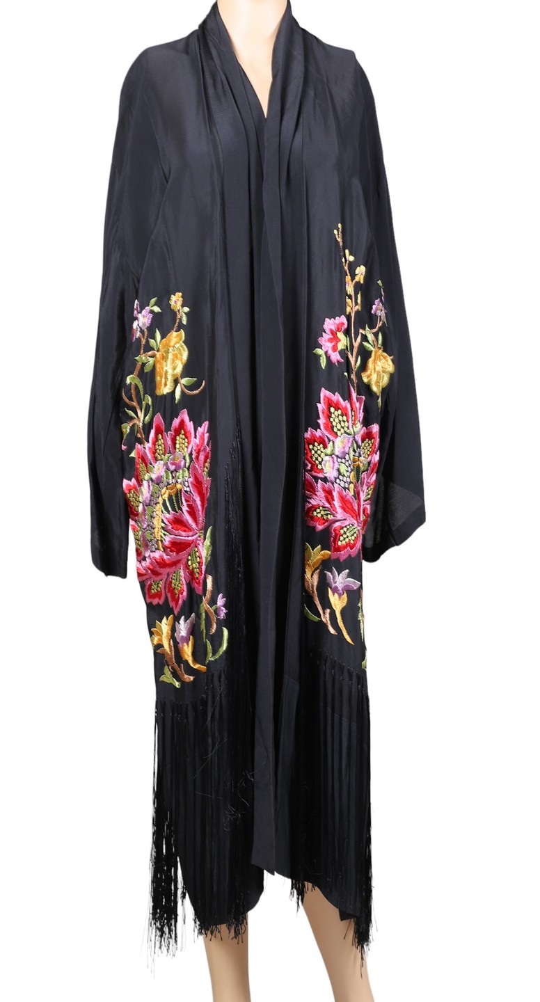 Embroidered piano shawl style kaftan,