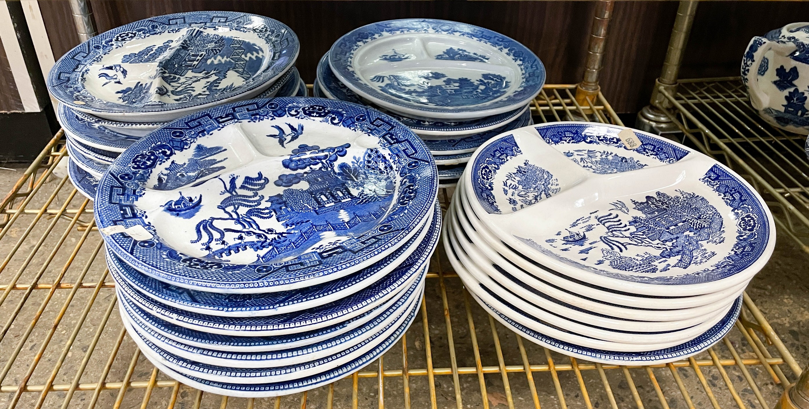  27 Blue Willow porcelain divided 27a84a